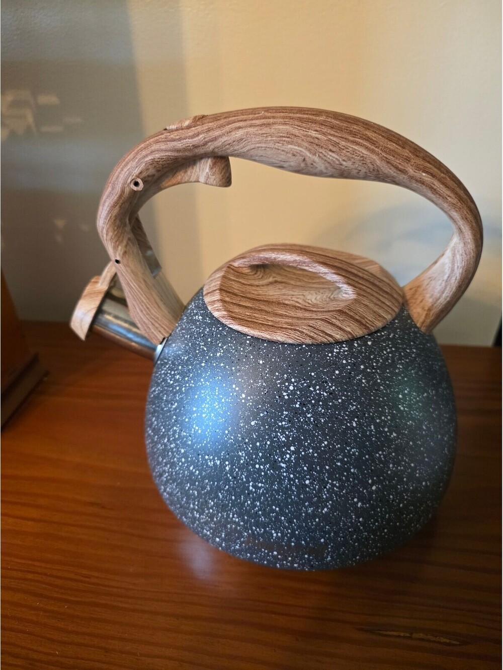 Speckled Gray Whistling Tea Kettle with Wood-Grain Handle and Lid Poliviar 7379